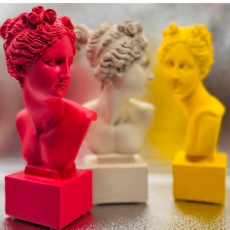 Busto Venere rosso magenta in resina Sartoria luminarie Bologna
