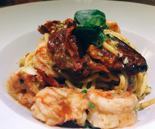 spaghetti gamberi pomodori secchi, Sartoria Gastronomica a Bologna