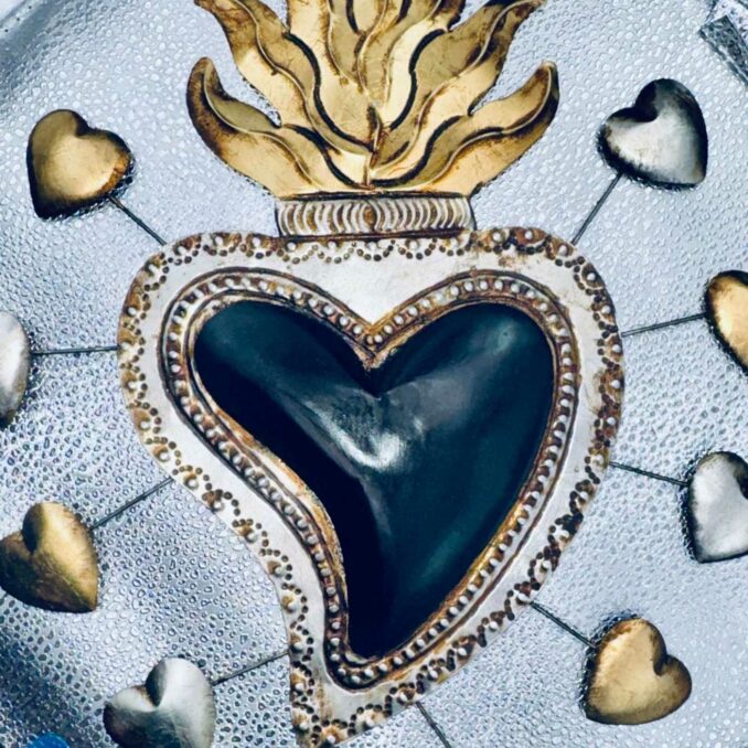 ex-voto in latta con 10 cuoricini sartoria luminarie bologna