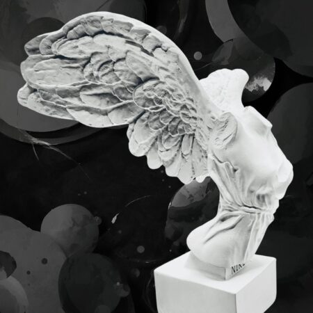 Busto bianco Nike Samotracia in resina Sartoria Luminarie Bologna