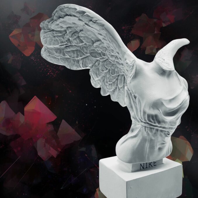 Busto bianco Nike Samotracia in resina Sartoria Luminarie Bologna