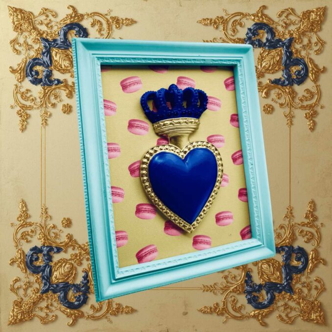 cornice rettangolare pop con cuore votivo e sfondo macarones Sartoria Luminarie Bologna