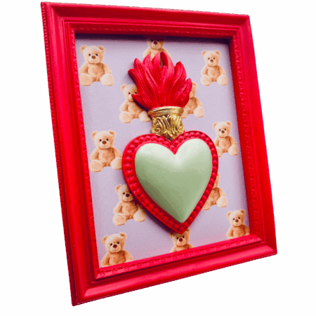 cornice rettangolare pop con cuore votivo e sfondo orsetto Sartoria Luminarie Bologna