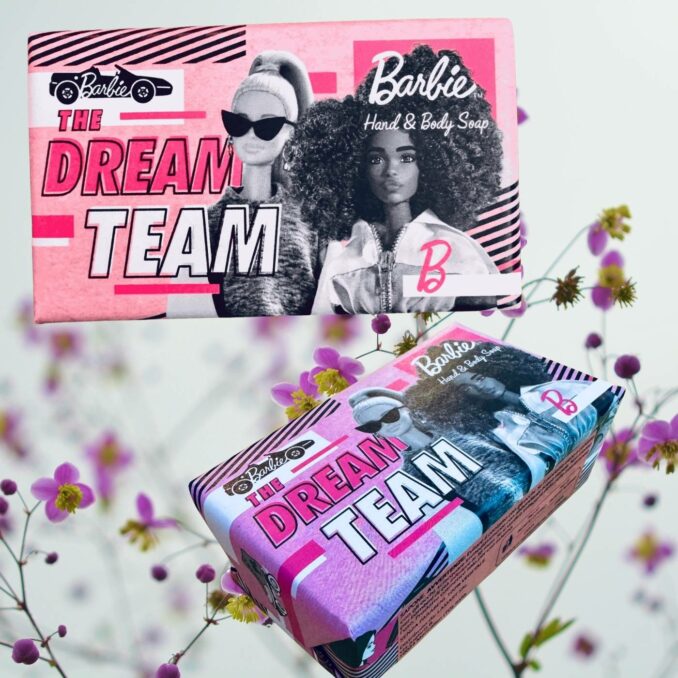 Saponi BARBIE  DREAM TEAM prodotti di cura e bellezza, hand and body da Sartoria Luminarie a Bologna.