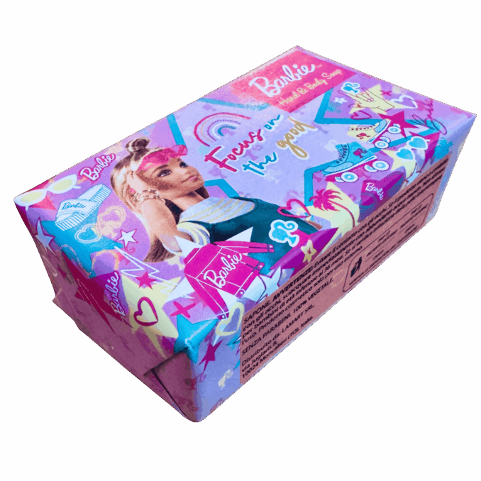 Saponi BARBIE  FOCUS ON THE GOOD prodotti di cura e bellezza, hand and body da Sartoria Luminarie a Bologna.