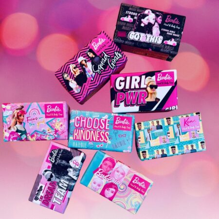 Saponi BARBIE  FOCUS ON THE GOOD prodotti di cura e bellezza, hand and body da Sartoria Luminarie a Bologna.