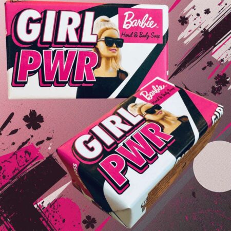 Saponi BARBIE GIRL PWR prodotti di cura e bellezza, hand and body da Sartoria Luminarie a Bologna.