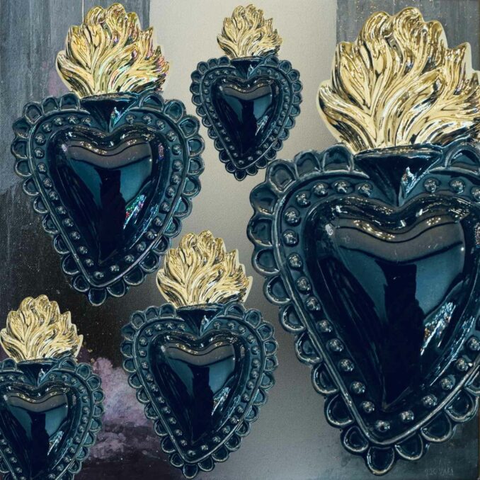 Cuore Ex-voto in ceramica Nero dipinto a mano. Sartoria Luminarie