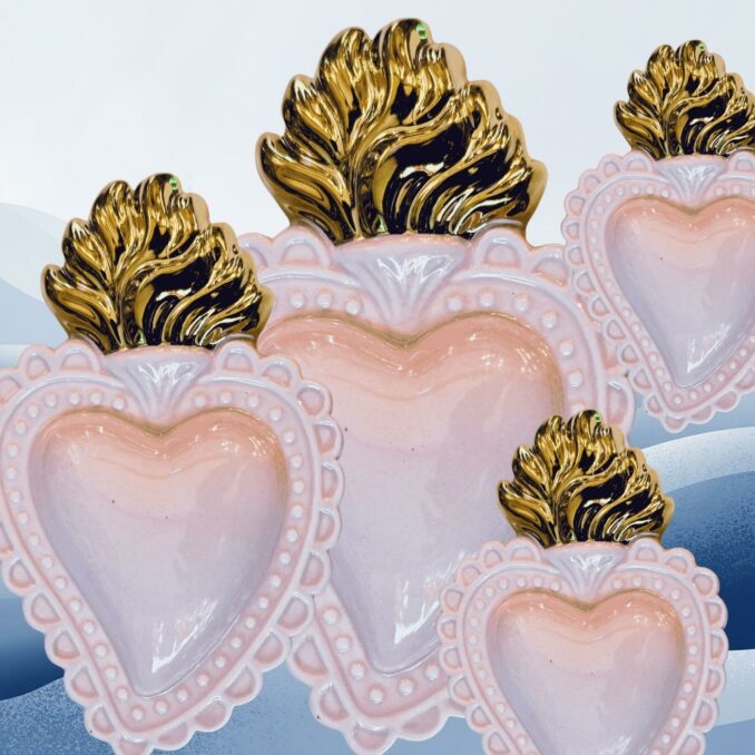 Cuore Ex-voto in ceramica Ropsa cipria dipinto a mano. Sartoria Luminarie