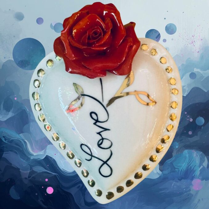cuore-ceramica-love-e-rosa-rossa-sartoria-luminarie-bologna